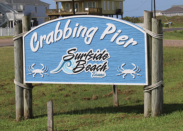 crabbing pier sign